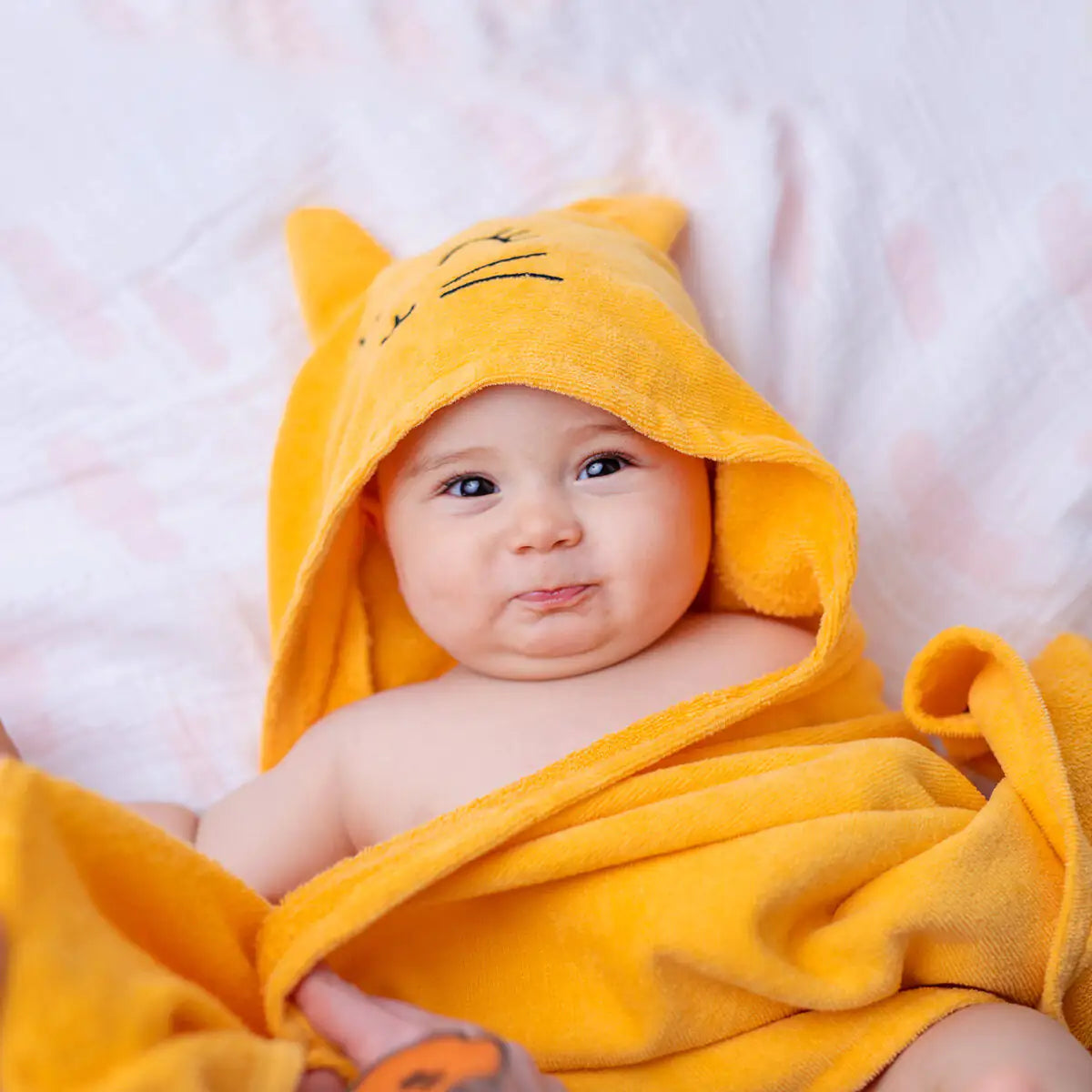 Milk&Moo Tombish Cat Velvet Hooded Baby Towel